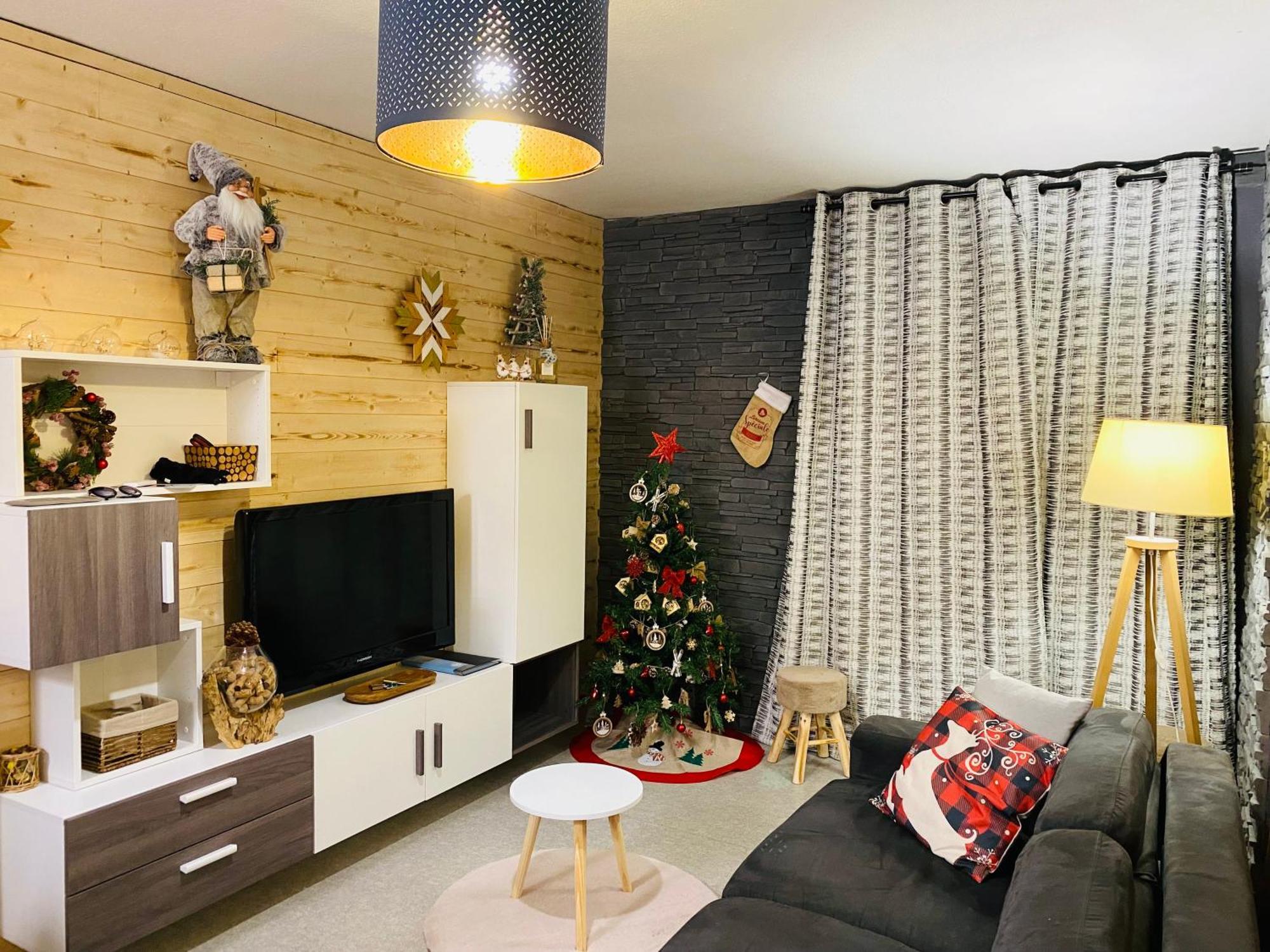 Appartement, Vue Panoramique Avec Terrasse, Parking, Aux Apartment Les Angles (Pyrenees-Orientales)