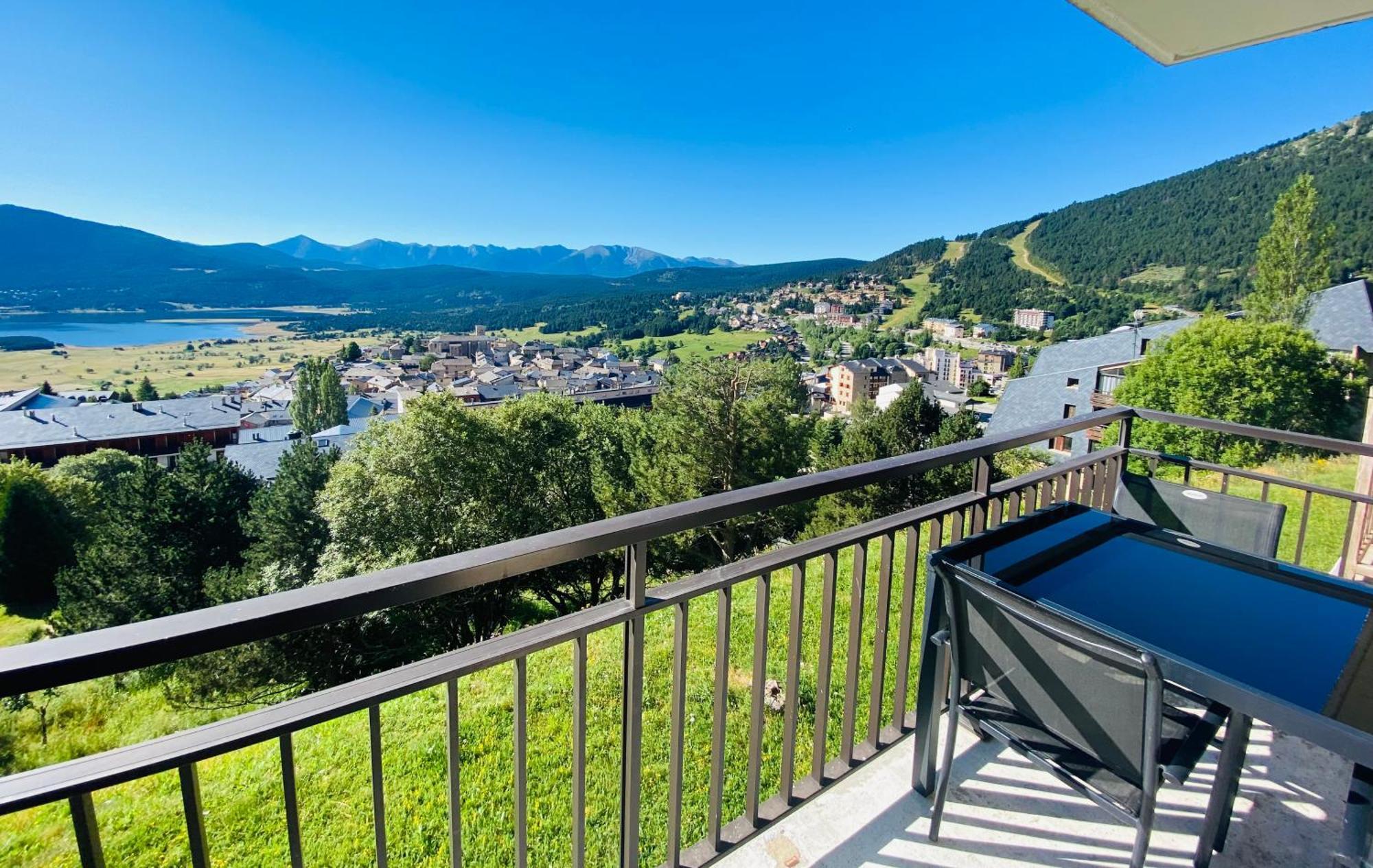Appartement, Vue Panoramique Avec Terrasse, Parking, Aux Apartment Les Angles (Pyrenees-Orientales)