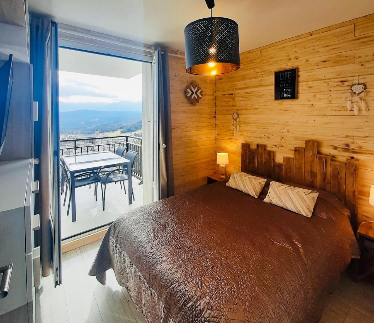 Apartment Appartement, Vue Panoramique Avec Terrasse, Parking, Aux Les Angles (Pyrenees-Orientales)